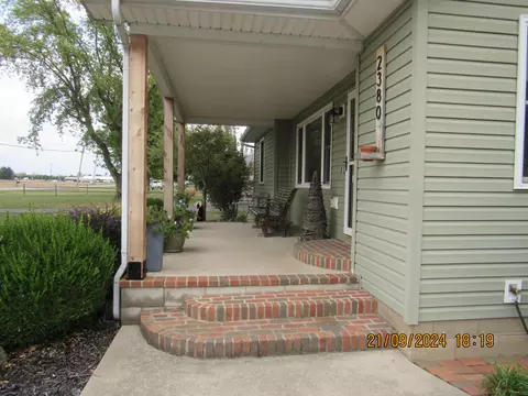 Exterior - 2380 Kingston Pike, Circleville, OH 43113 photo 2 of 8