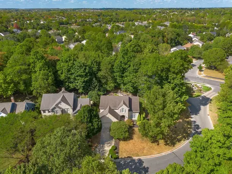 View/Area - 5596 Caplestone Ln, Dublin, OH 43017 photo 2 of 4