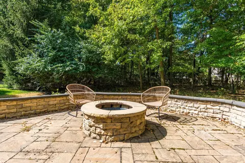 Exterior - 5596 Caplestone Ln, Dublin, OH 43017 photo 6 of 13