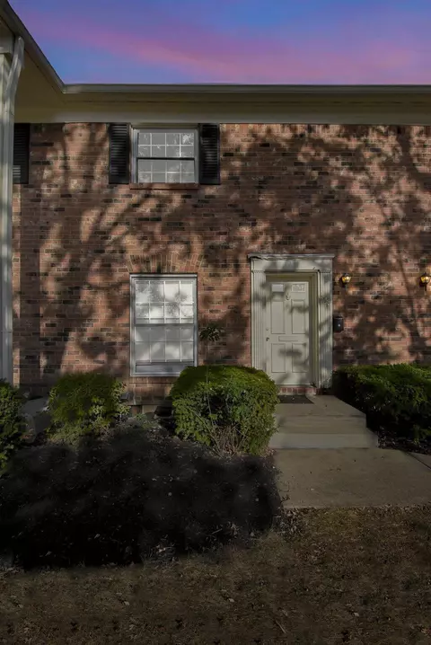 124 E Beacon Run, Columbus, OH 43228