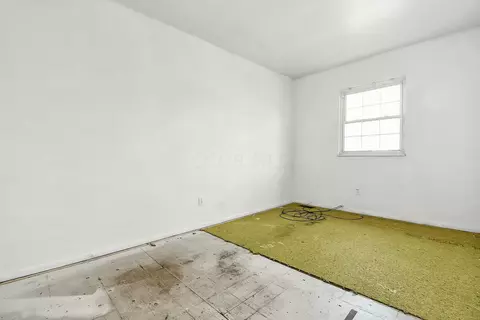 Bedroom - 124 E Beacon Run, Columbus, OH 43228 photo 1 of 6