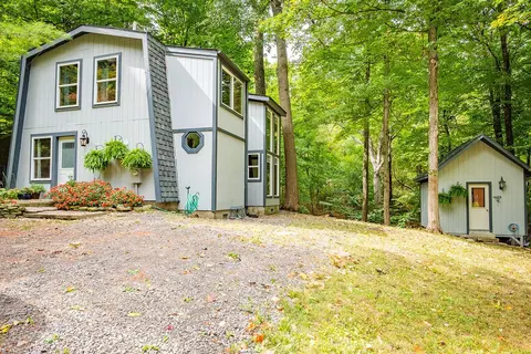 1014 Alpine Valley Rd, Zanesfield, OH 43360