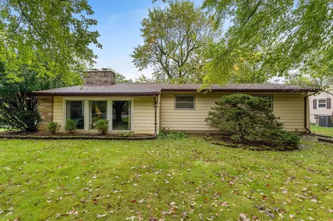 825 W 8th St, Marysville, OH 43040