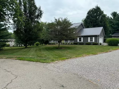 4590 Doru Dr, Zanesville, OH 43701