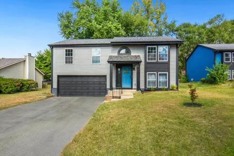 445 Meadows Blvd, Pickerington, OH 43147