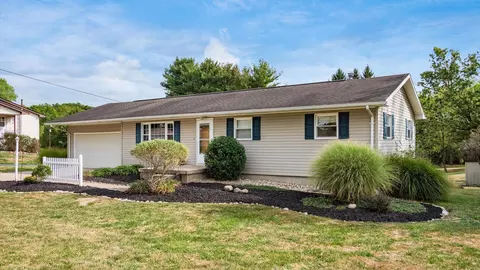 340 Walker Dr, Zanesville, OH 43701