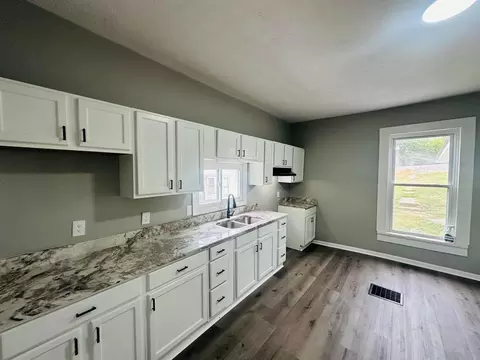 408 N Pleasant St, New Lexington, OH 43764