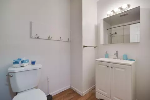 Bath - 2045 Sturgeon Street St, Springfield, OH 45506 photo 1 of 1