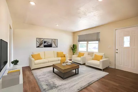 Living - 2045 Sturgeon Street St, Springfield, OH 45506 photo 1 of 2