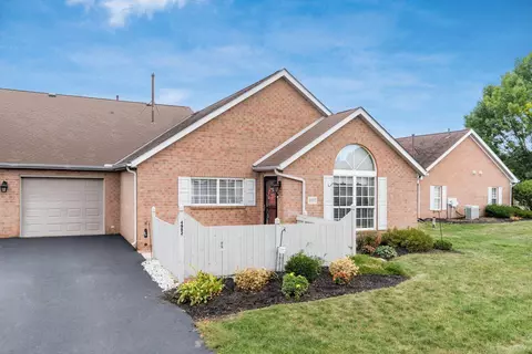 4982 Meadow Run Dr, Hilliard, OH 43026