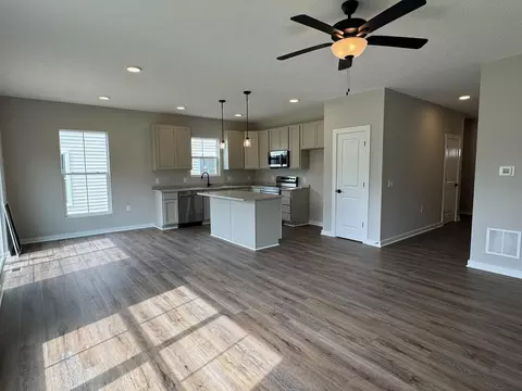 85 Oldham Ct, Delaware, OH 43015 photo 2