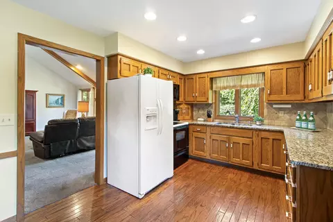 Kitchen - 5306 Roscommon Rd, Dublin, OH 43017 photo 1 of 2