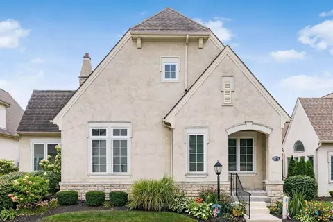 9776 Kingston Cir, Powell, OH 43065