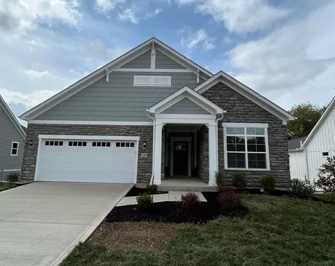 129 Glenshire Cir, Granville, OH 43023