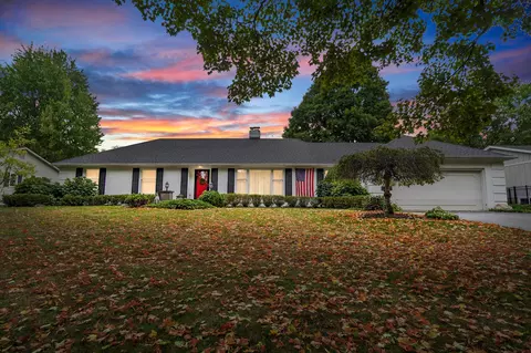 2721 Folkstone Rd, Columbus, OH 43220