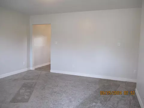 Living - 407 Evans Rd, Marion, OH 43302 photo 1 of 1