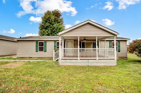 5100 School House Rd, Frazeysburg, OH 43822