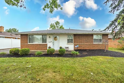 2738 Kenny Ln, Grove City, OH 43123