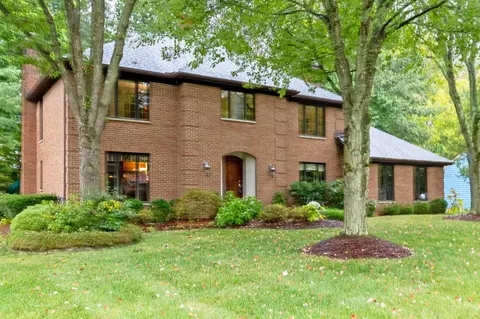 3244 Shoreline Dr, Lewis Center, OH 43035