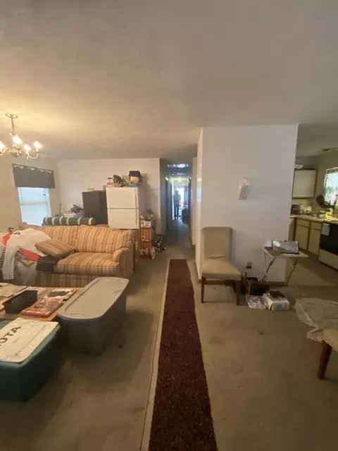 Entry Way - 586 E 2nd Ave, Columbus, OH 43201 photo 2 of 4