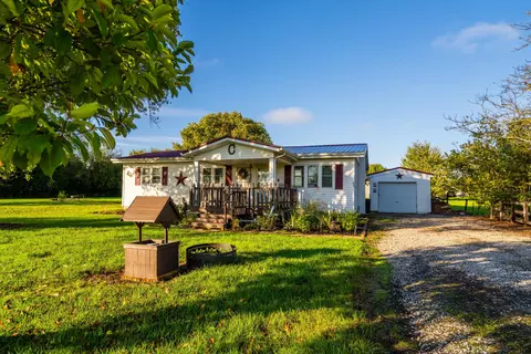 4785 Dickey Rd NE, Bloomingburg, OH 43106