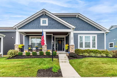 208 Honeywood Dr E, Galena, OH 43021