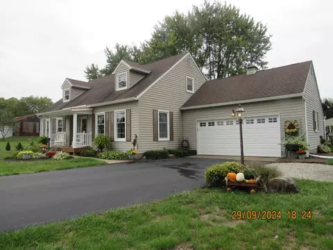 887 Dunkle Rd, Circleville, OH 43113