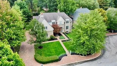 7859 Calverton Sq, New Albany, OH 43054
