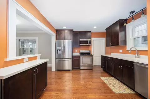 Kitchen - 1000 E 5th Ave, Lancaster, OH 43130 photo 2 of 4