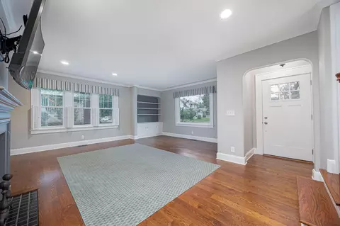 Living - 1000 E 5th Ave, Lancaster, OH 43130 photo 1 of 7
