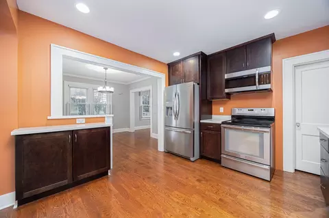 Kitchen - 1000 E 5th Ave, Lancaster, OH 43130 photo 3 of 4