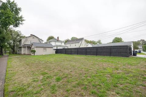 Exterior - 1000 E 5th Ave, Lancaster, OH 43130 photo 13 of 28