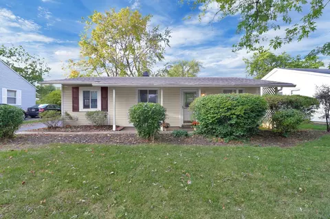 4828 Hillcrest St N, Hilliard, OH 43026