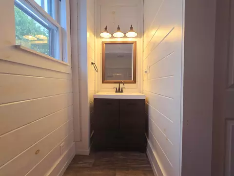 Bath - 325 Mcclain Ave, Coshocton, OH 43812 photo 3 of 3