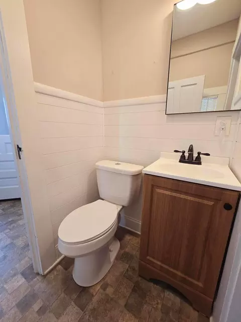 Bath - 325 Mcclain Ave, Coshocton, OH 43812 photo 1 of 3