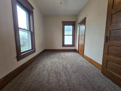 Bedroom - 325 Mcclain Ave, Coshocton, OH 43812 photo 4 of 5