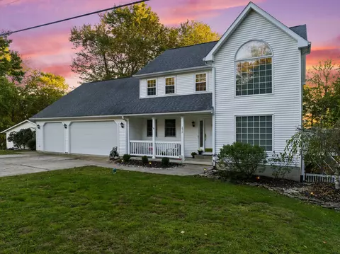 275 Brentwood Dr NE, Newark, OH 43055