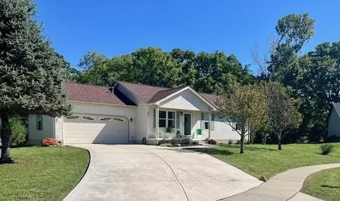 2467 Beverly Hills Dr, Lancaster, OH 43130