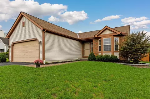 9046 Longstone Dr, Lewis Center, OH 43035