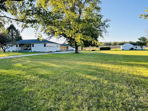 17863 Coshocton Rd, Mount Vernon, OH 43050
