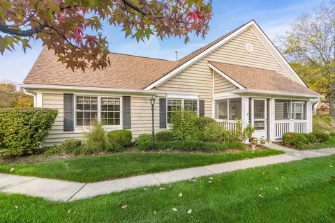 284 Black Walnut Dr, Westerville, OH 43082