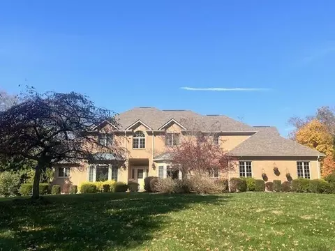 155 Victoria Dr, Granville, OH 43023