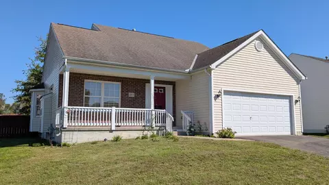 2277 Landcrest Dr, Lancaster, OH 43130