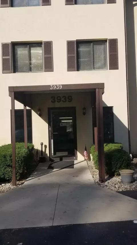 3939 Karl Rd #111, Columbus, OH 43224