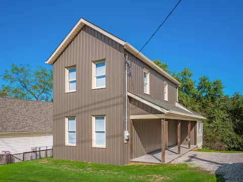 1379 Sharon Ave, Zanesville, OH 43701