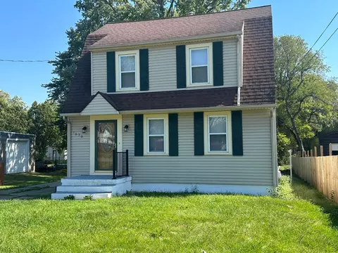 Exterior - 1630 S Burnett Rd, Springfield, OH 45505 photo 2 of 4