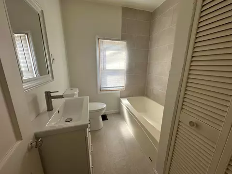 Bath - 1630 S Burnett Rd, Springfield, OH 45505 photo 2 of 2