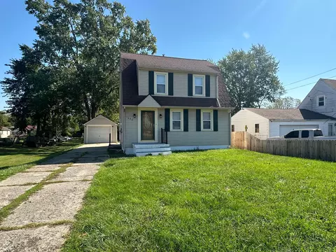 Exterior - 1630 S Burnett Rd, Springfield, OH 45505 photo 4 of 4