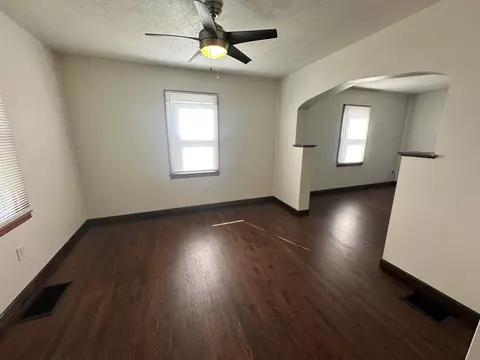 Living - 1630 S Burnett Rd, Springfield, OH 45505 photo 2 of 3