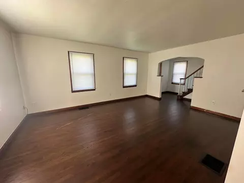 Living - 1630 S Burnett Rd, Springfield, OH 45505 photo 1 of 3